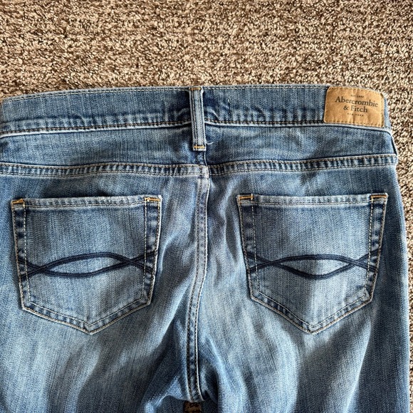 Abercrombie and Fitch Distressed Mid Rise Cropped Jeans size 00 w24 - Picture 5 of 6